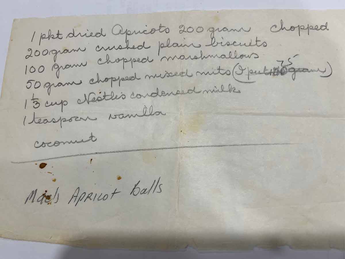 hand written apricot & coconut ball recipe